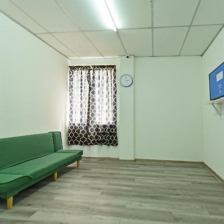 Spot On 90500 Sri Rampai Metro Hostel Kuala Lumpur Eksteriør billede